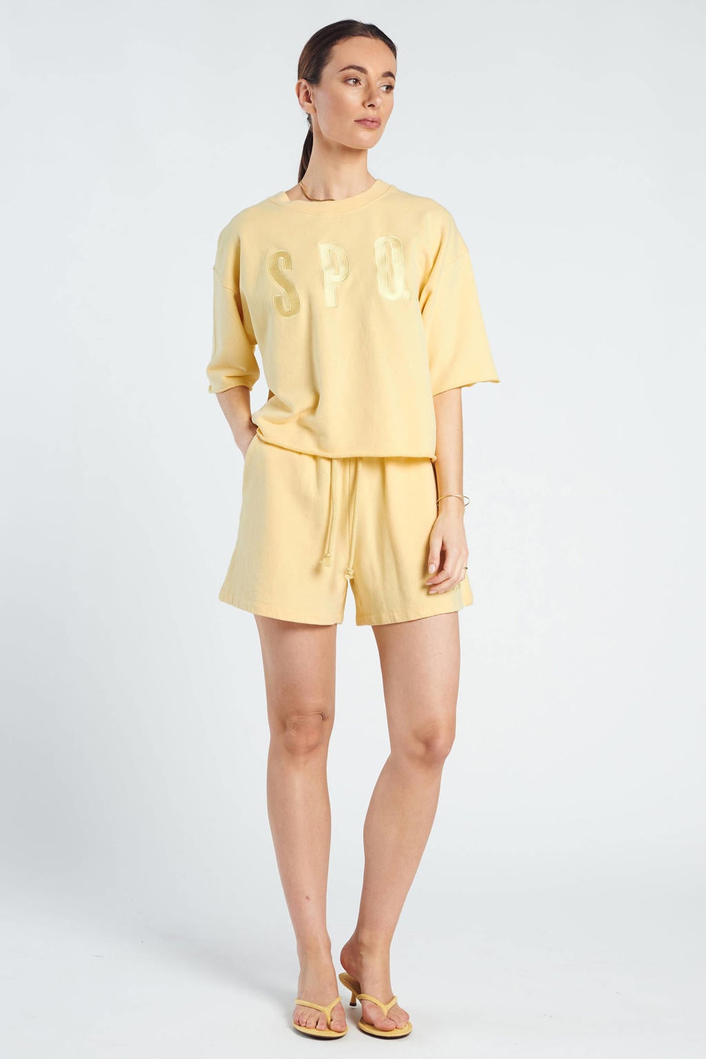 Gele dames Spooq the label regular waist sweatshort met loose fit, elastische tailleband met koord en effen