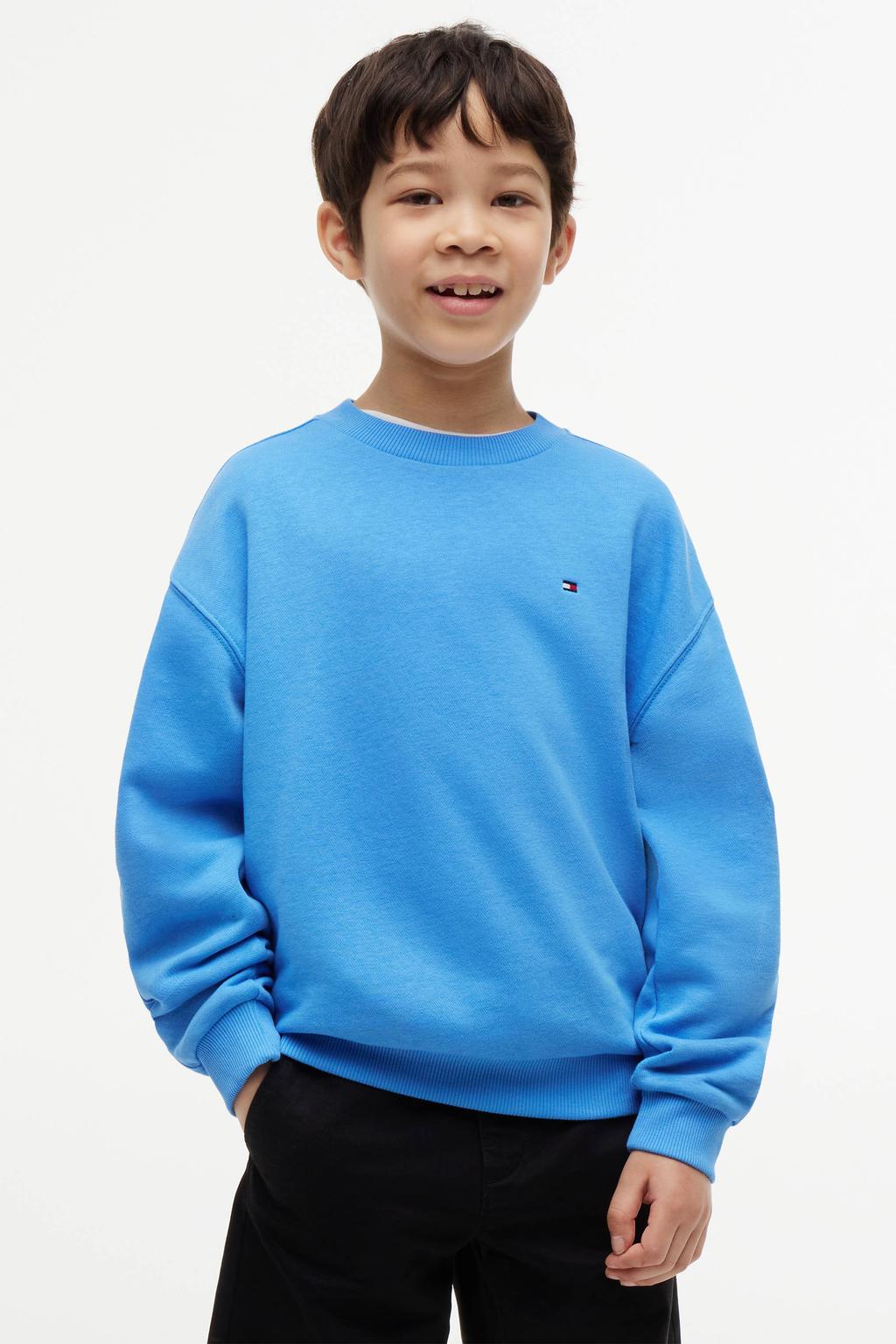 Blauwe jongens Tommy Hilfiger sweat sweater met logo dessin, lange mouwen, ronde hals en geribde boorden