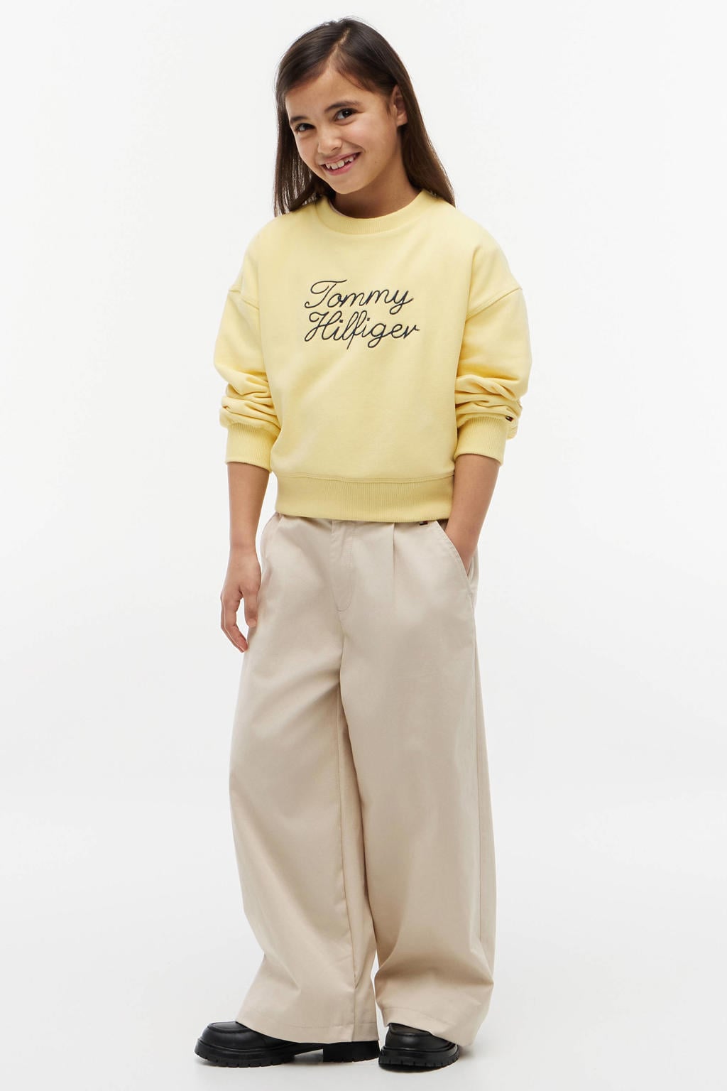 Gele meisjes Tommy Hilfiger sweater en tekstopdruk met lange mouwen, ronde hals en borduursels
