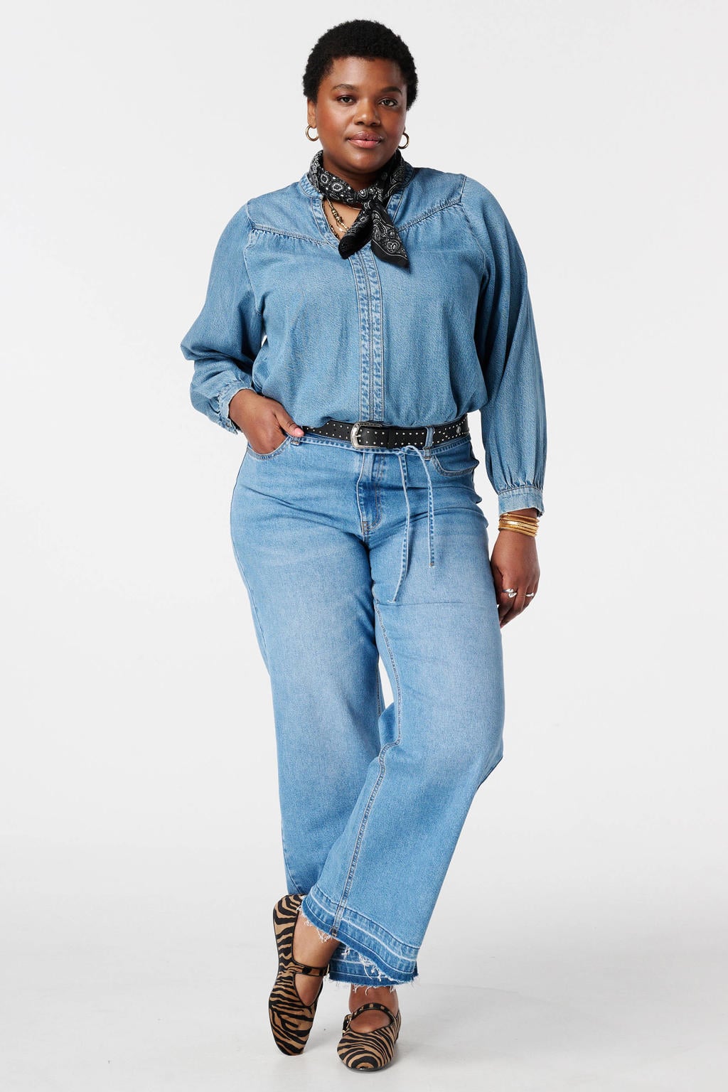 Medium blue denim dames MS Mode top van denim met effen, lange mouwen en klassieke kraag