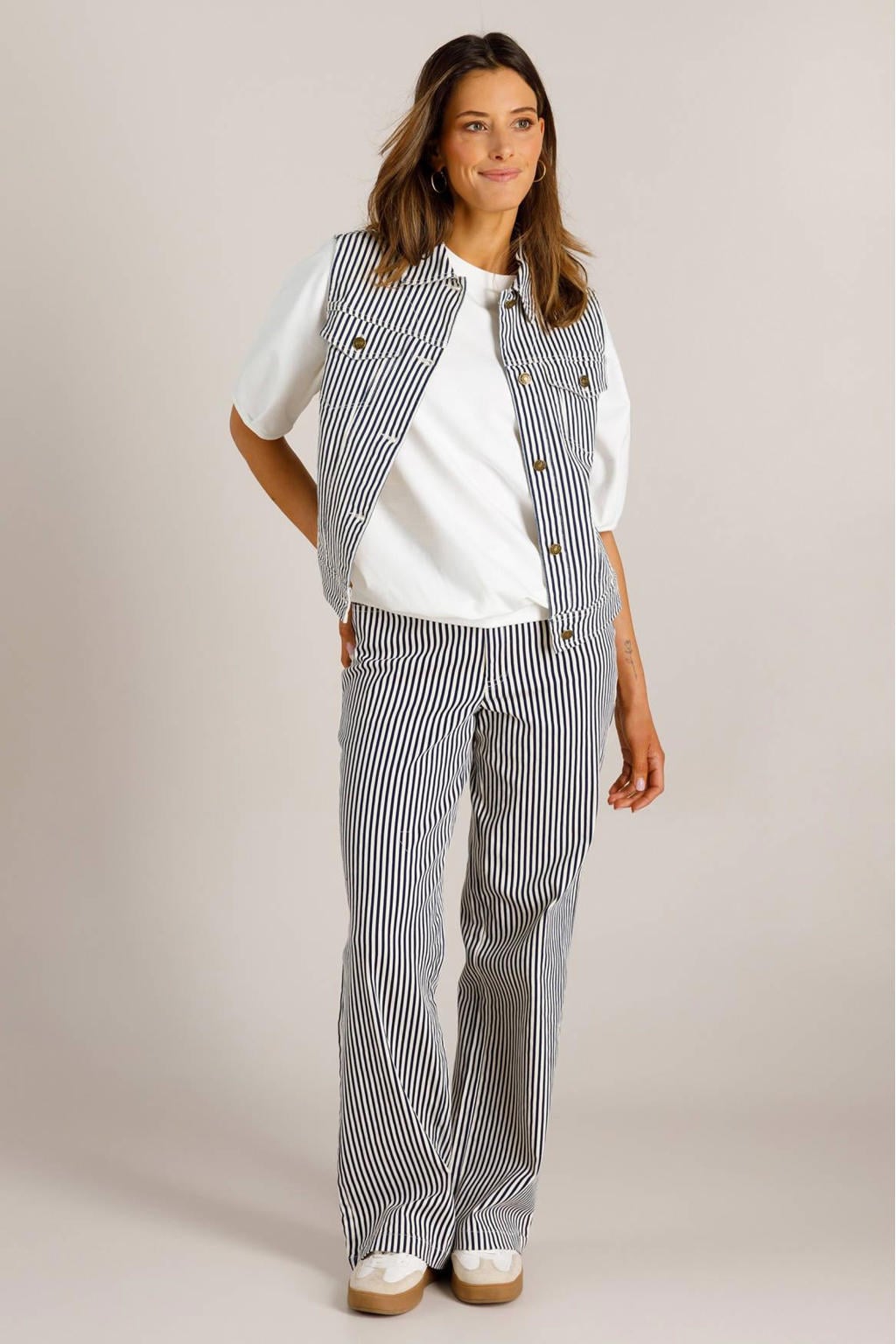 Ecru en donkerblauwe dames Ivy Beau straight regular waist gestreepte casual broek van katoen met rits- en knoopsluiting