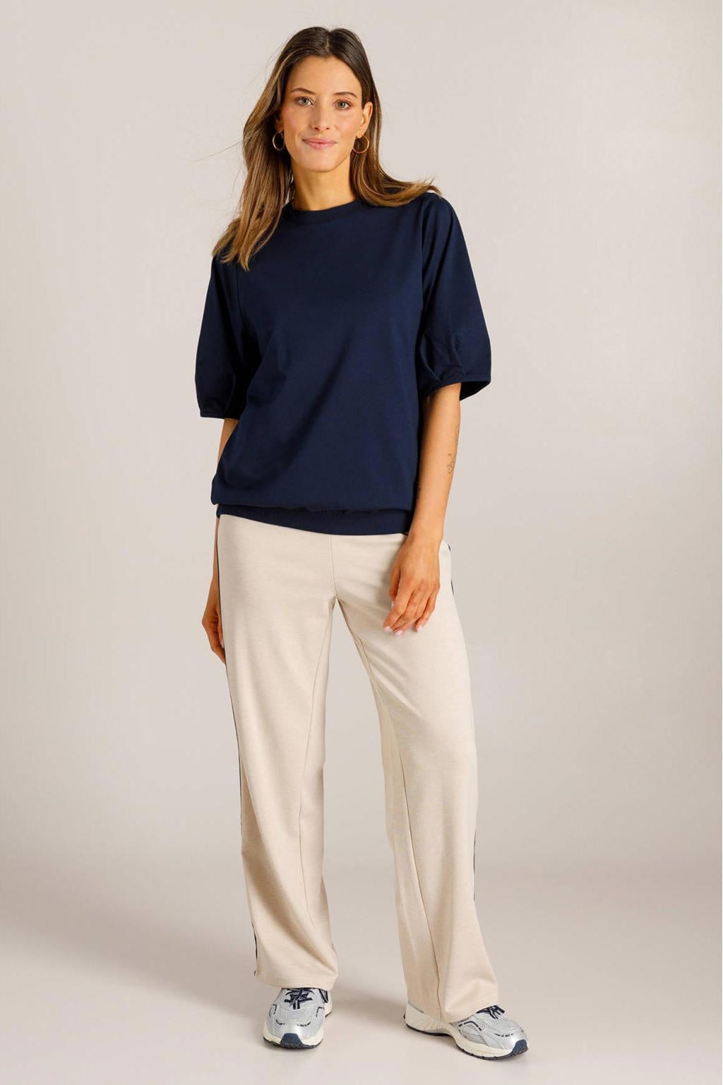 Marineblauw dames Ivy Beau top blauw met effen, korte mouwen, ronde hals en geribde boorden