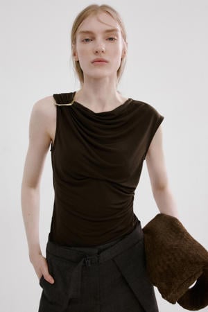 asymmetrische top bruin