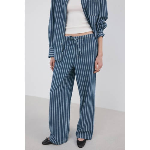 Mango Jeans met strepen gestreepte straight leg jeans met krijtstreep medium blue denim afbeelding