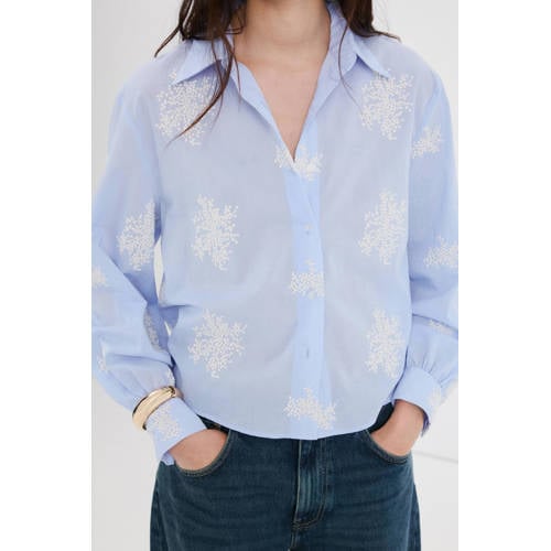 Mango gebloemde blouse lichtblauw afbeelding