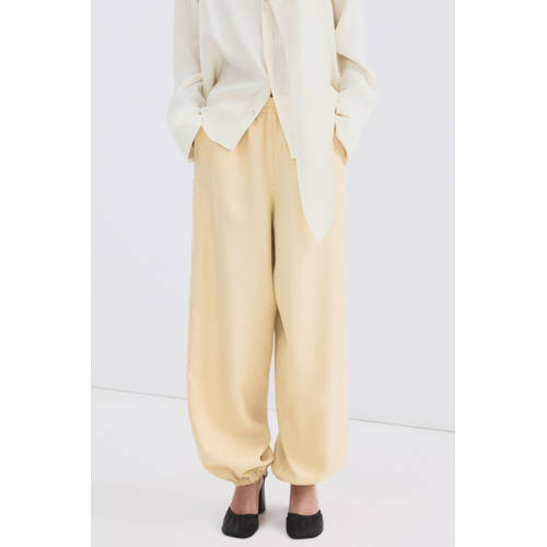 Mango balloon regular waist casual broek lichtgeel afbeelding