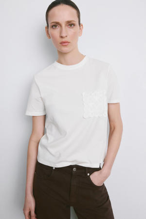 T-shirt wit