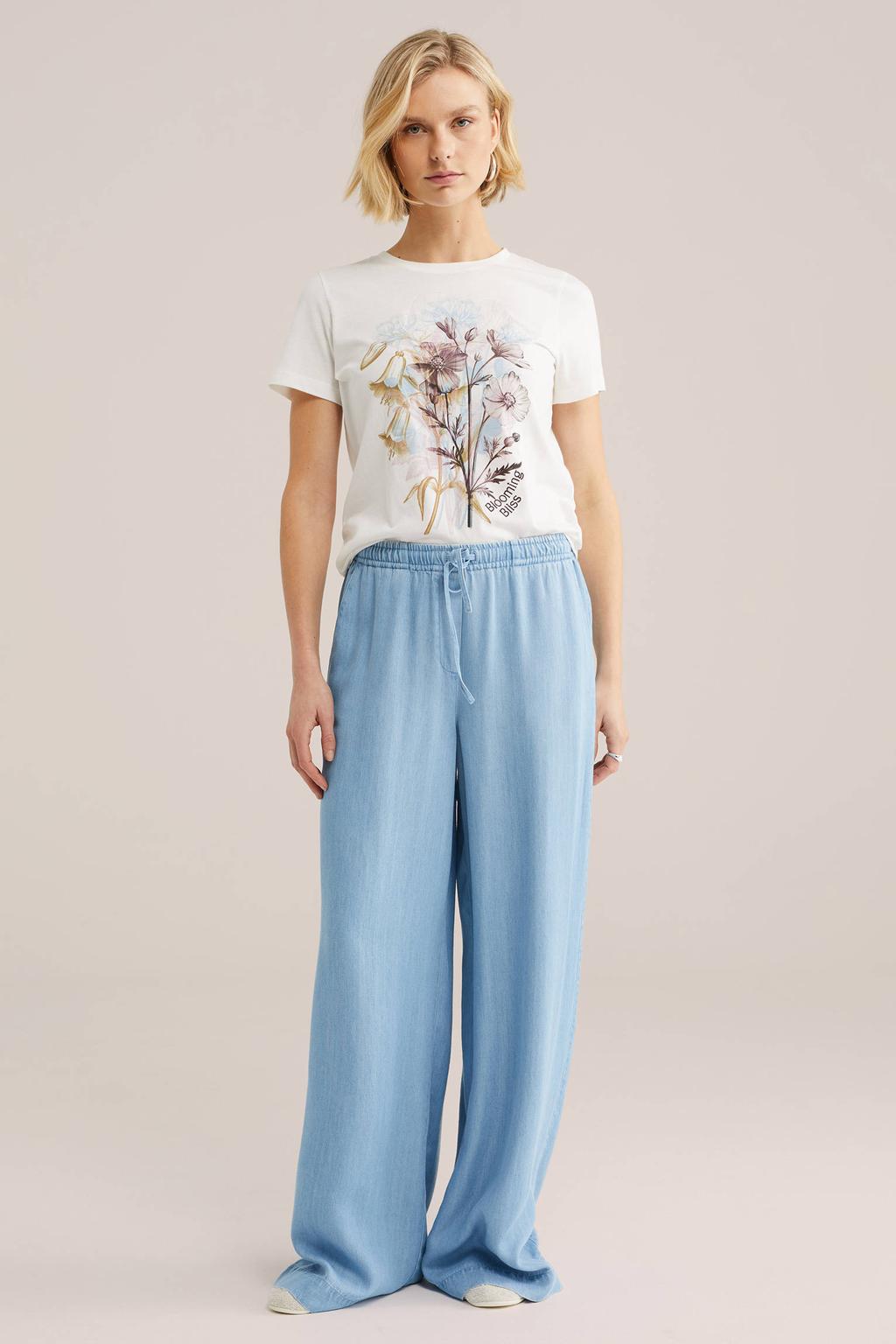 Wit en multikleurige dames WE Fashion T-shirt van modal met printopdruk, korte mouwen en ronde hals