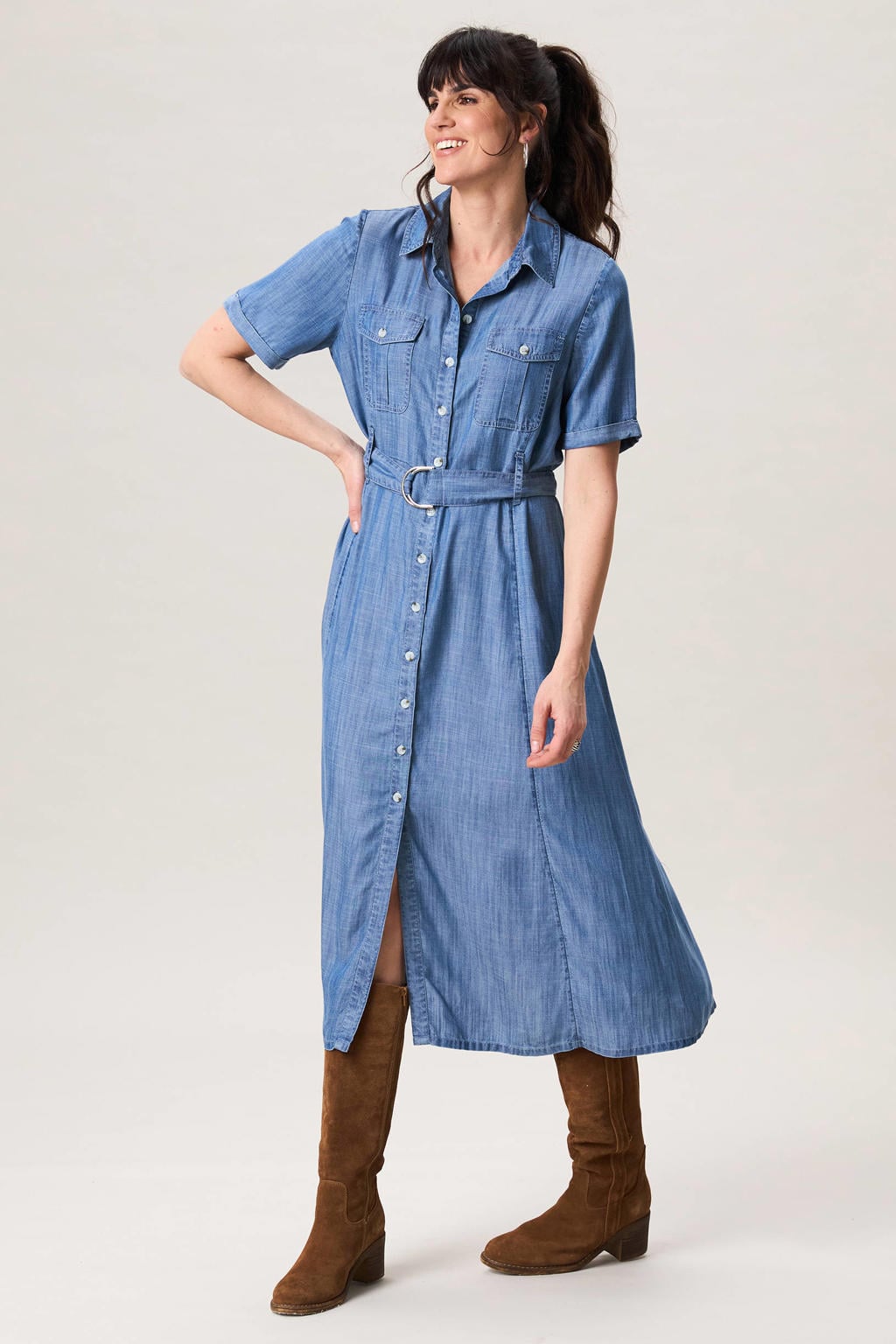 Medium blue denim dames Miss Etam top van viscose met effen, korte mouwen en klassieke kraag