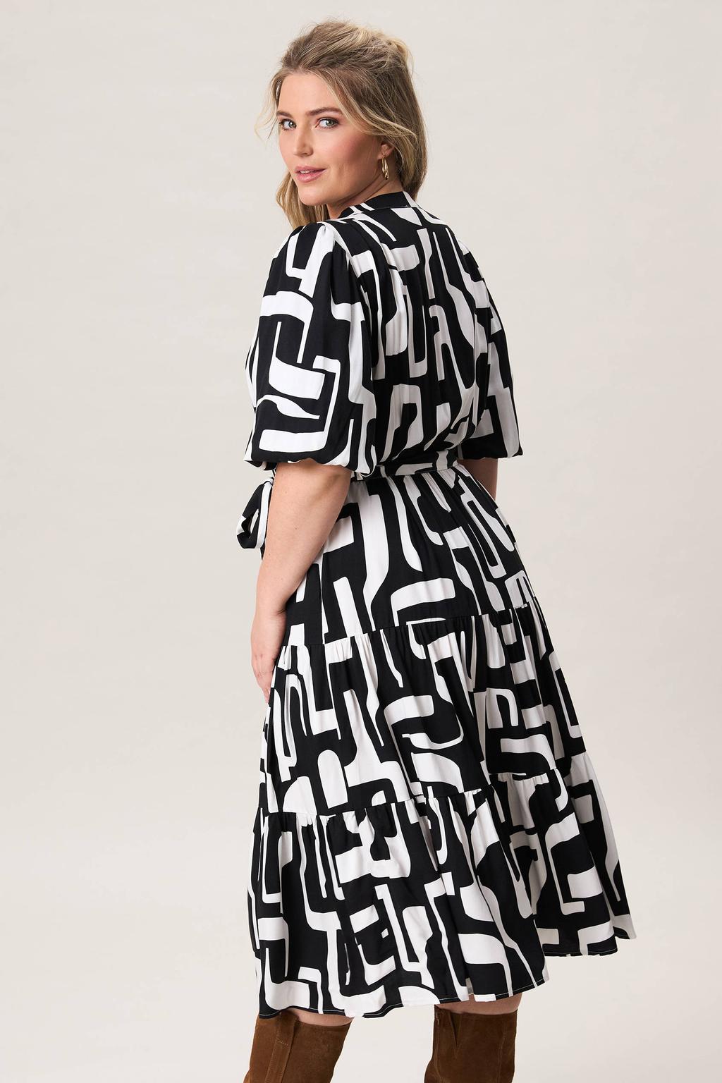 Zwarte dames Miss Etam Plus midi jurk van viscose met driekwart mouwen, mao kraag en knoopsluiting