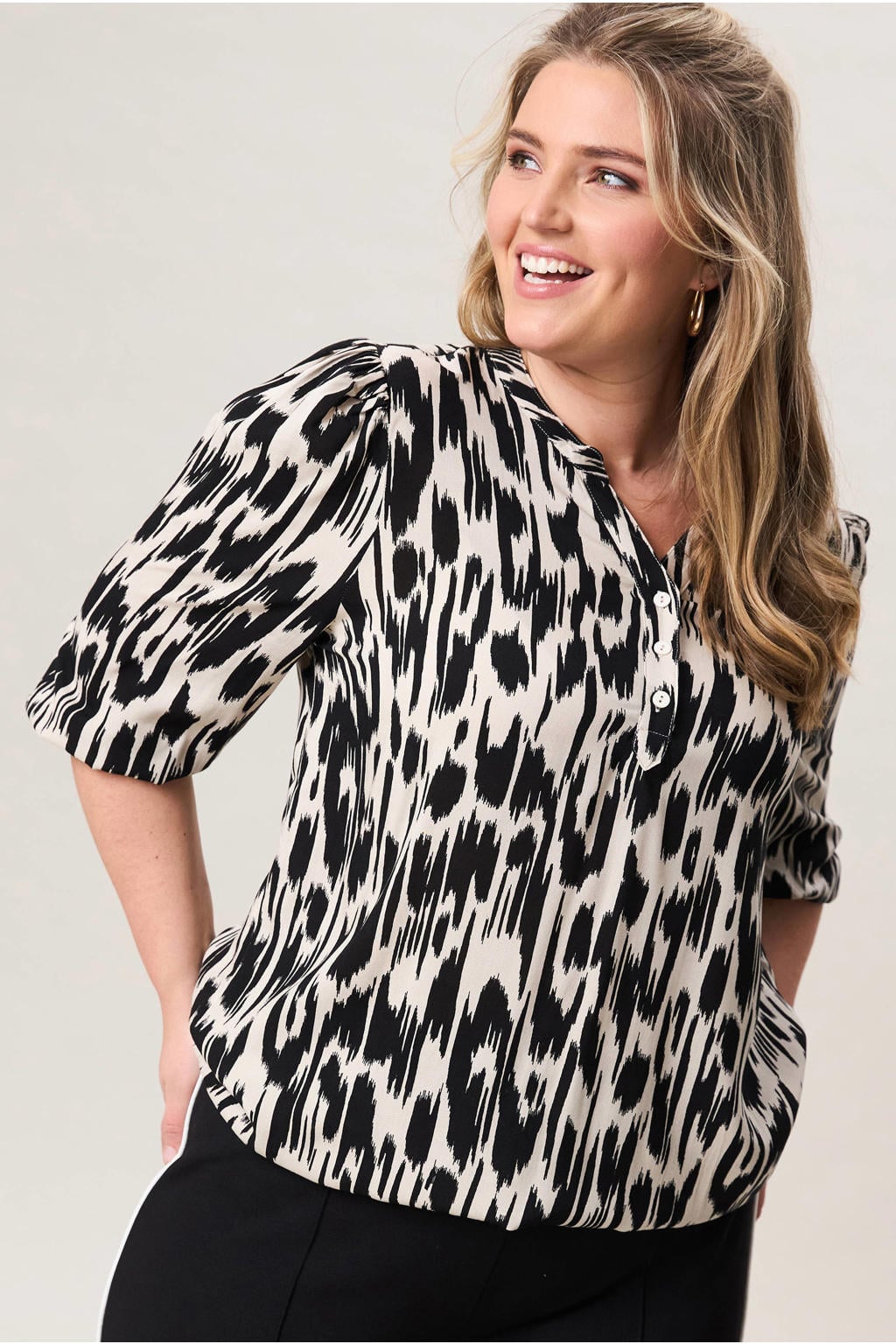 Zwart en witte dames Miss Etam Plus top van viscose met driekwart mouwen en klassieke kraag