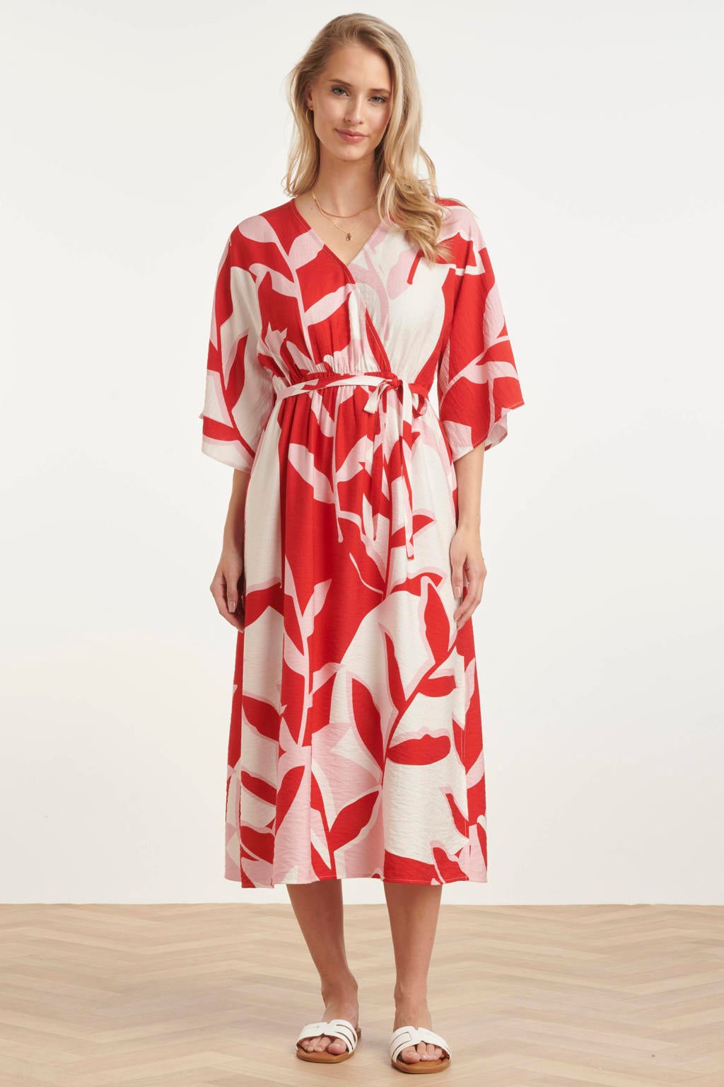 Rode dames Smashed Lemon A-lijn jurk van rayon met bladprint, half lange mouwen, overslagkraag, striksluiting en overslag detail