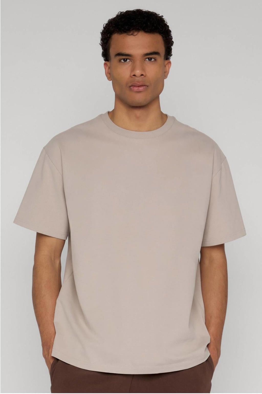 Oudroze heren Urban Classics relaxed fit T-shirt van katoen met effen, korte mouwen en ronde hals