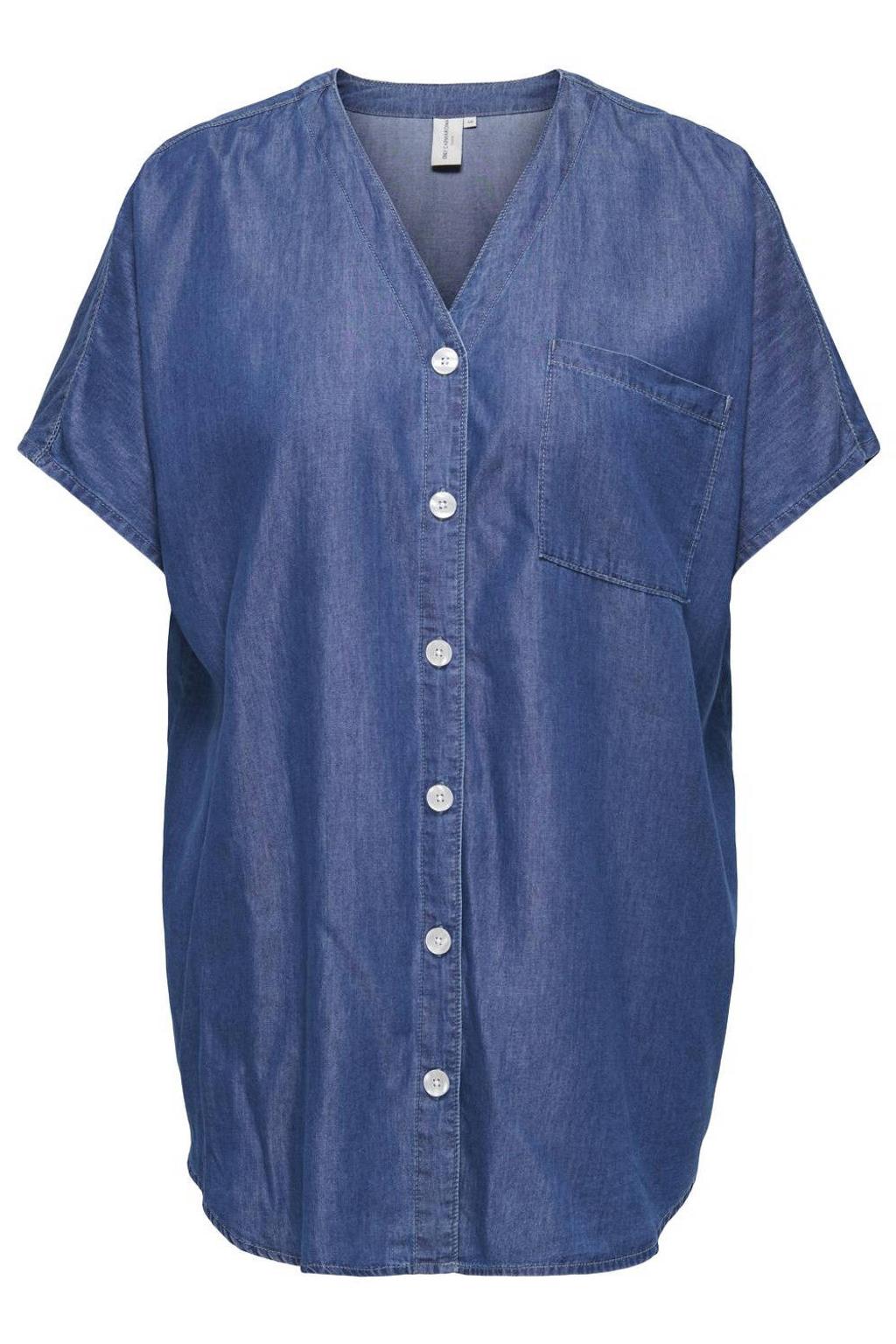Medium blue denim dames ONLY CARMAKOMA blouse Plus Size mediumblauw van katoen met effen, korte mouwen en knoopsluiting