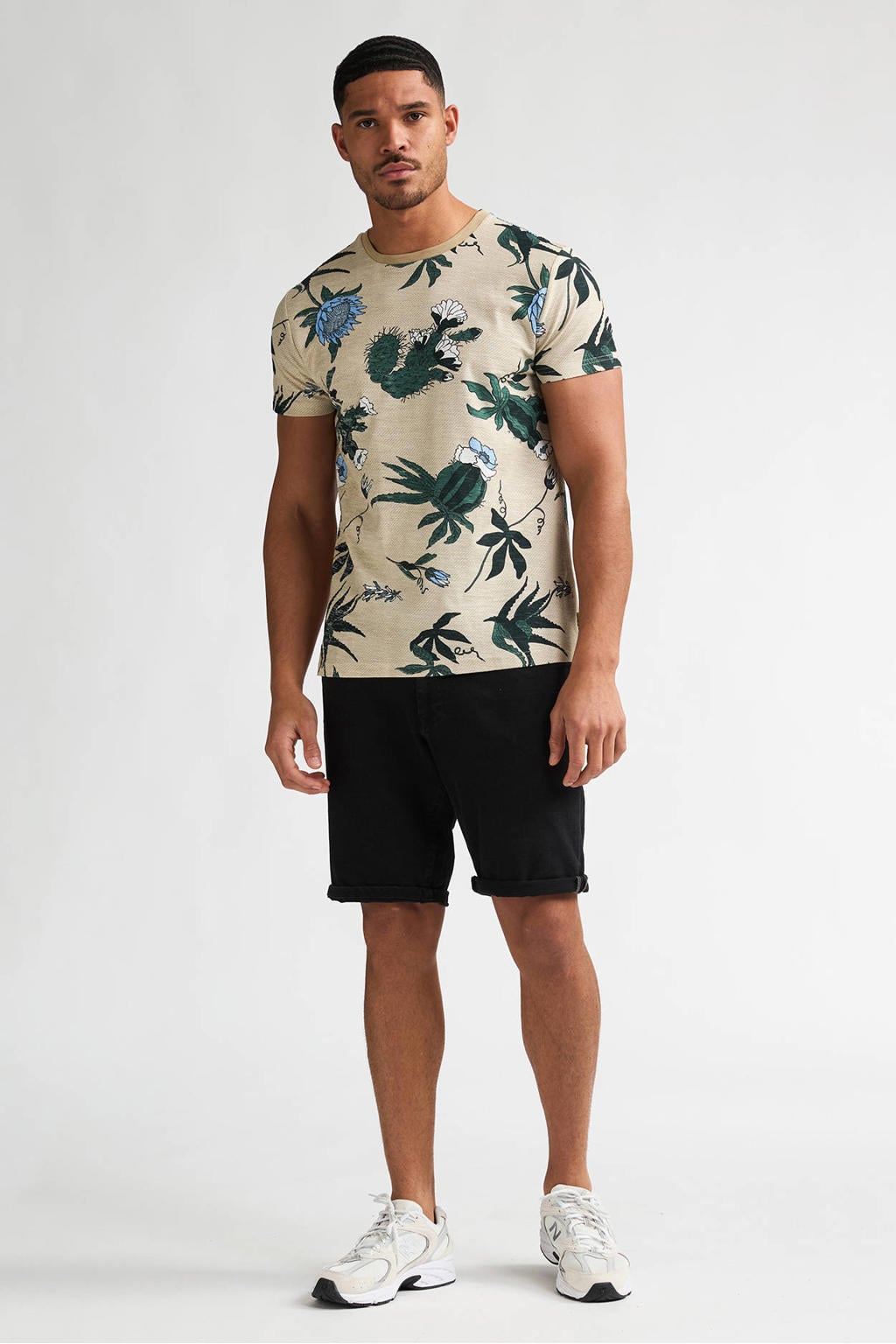 Beige heren Petrol Industries regular gebloemde T-shirt van katoen met korte mouwen en ronde hals