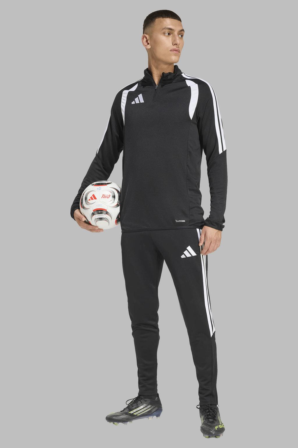 Zwart en witte heren adidas Performance trainingsbroek Tiro26 van polyester met elastische tailleband met koord en meerkleurige print