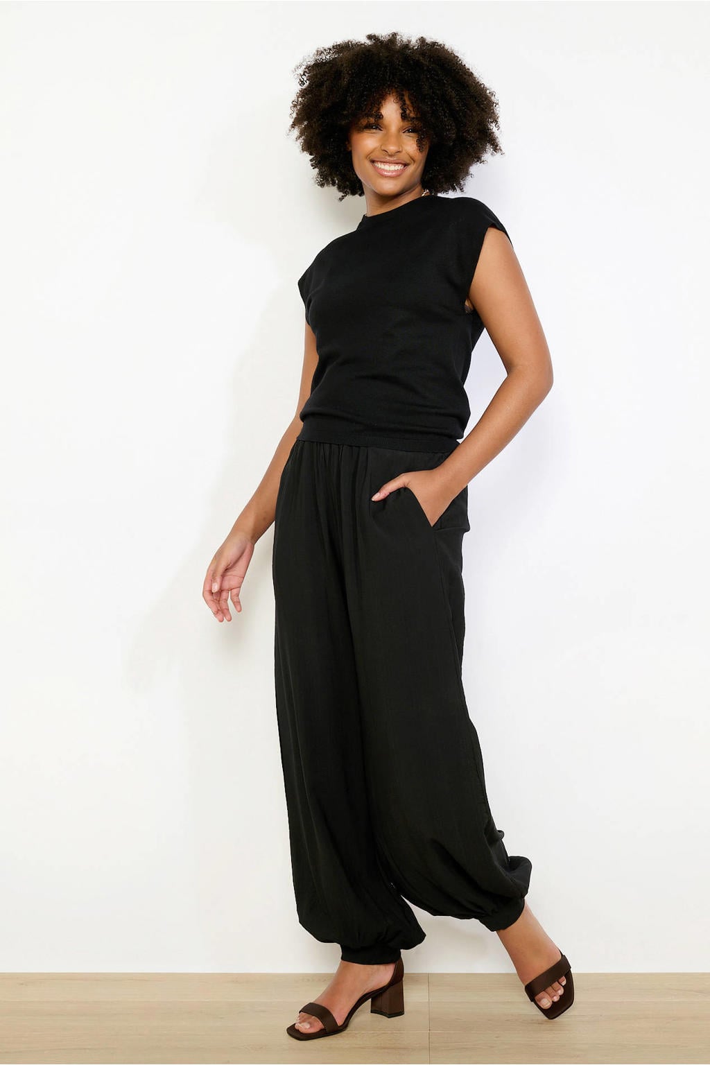 Zwarte dames LOLALIZA viscose ballonbroek met regular waist, elastische tailleband en effen