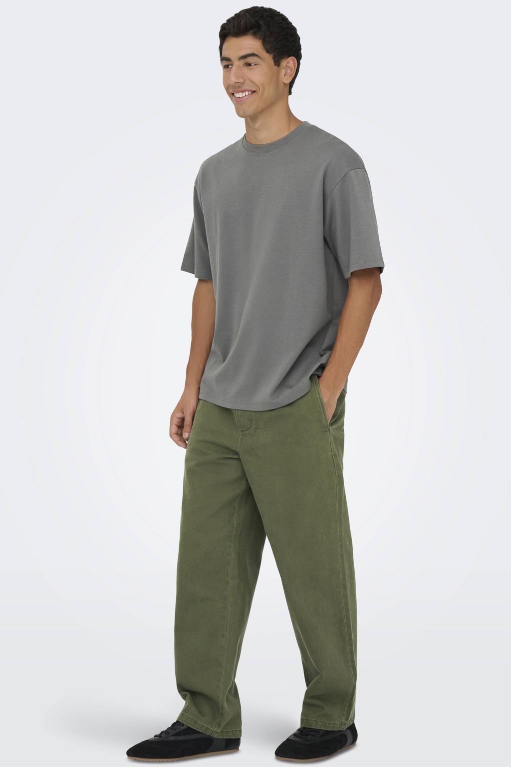 Grijze heren ONLY & SONS boxy T-shirt van katoen met effen, korte mouwen en ronde hals