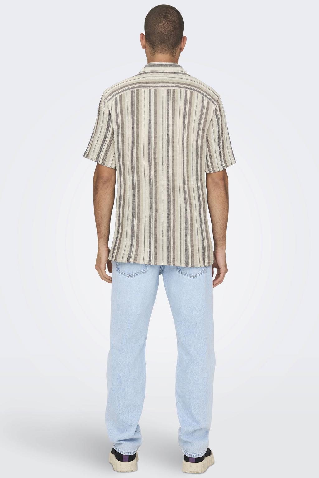 Beige heren ONLY & SONS regular gestreept casual overhemd van polyester met korte mouwen, reverskraag en knoopsluiting