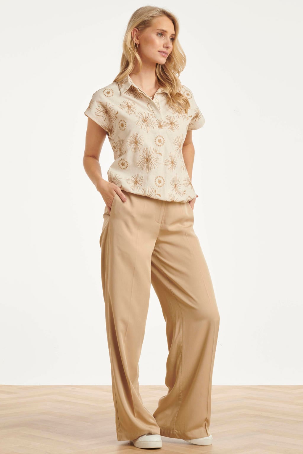 Ecru dames Smashed Lemon top met korte mouwen en klassieke kraag
