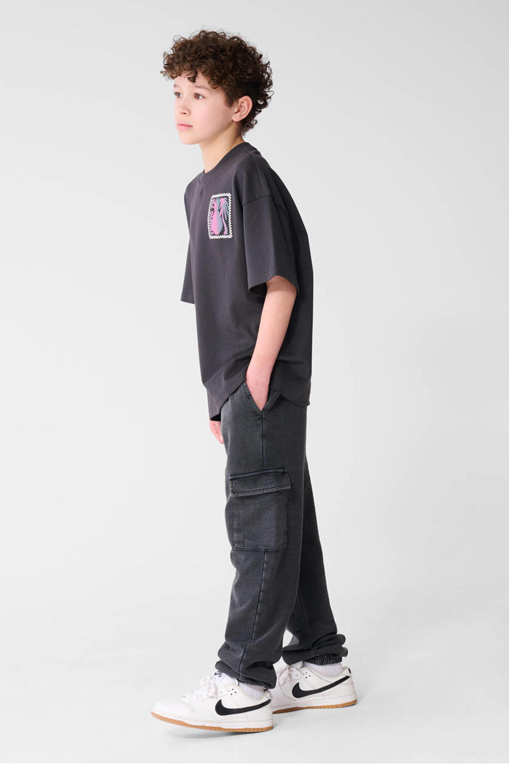 Antraciete jongens Shoeby regular waist cargobroek van sweat materiaal met elastische tailleband met koord en effen
