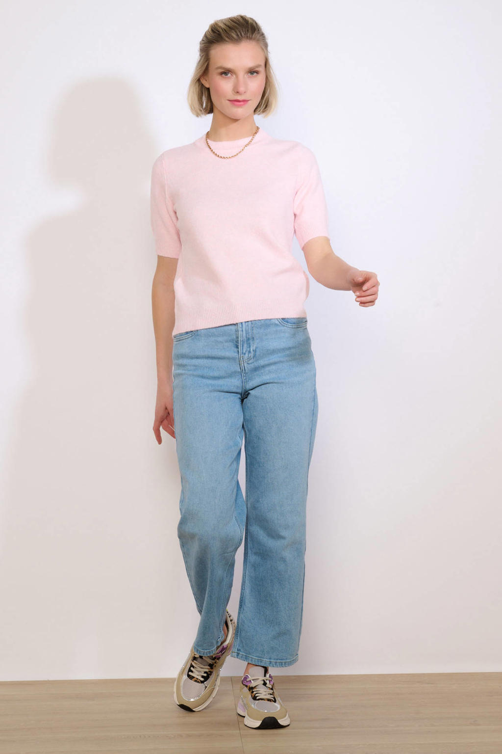 Lichtroze dames LOLALIZA top fijn gebreid van polyester met effen, korte mouwen en ronde hals
