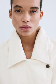 thumbnail: Mango trenchcoat wit