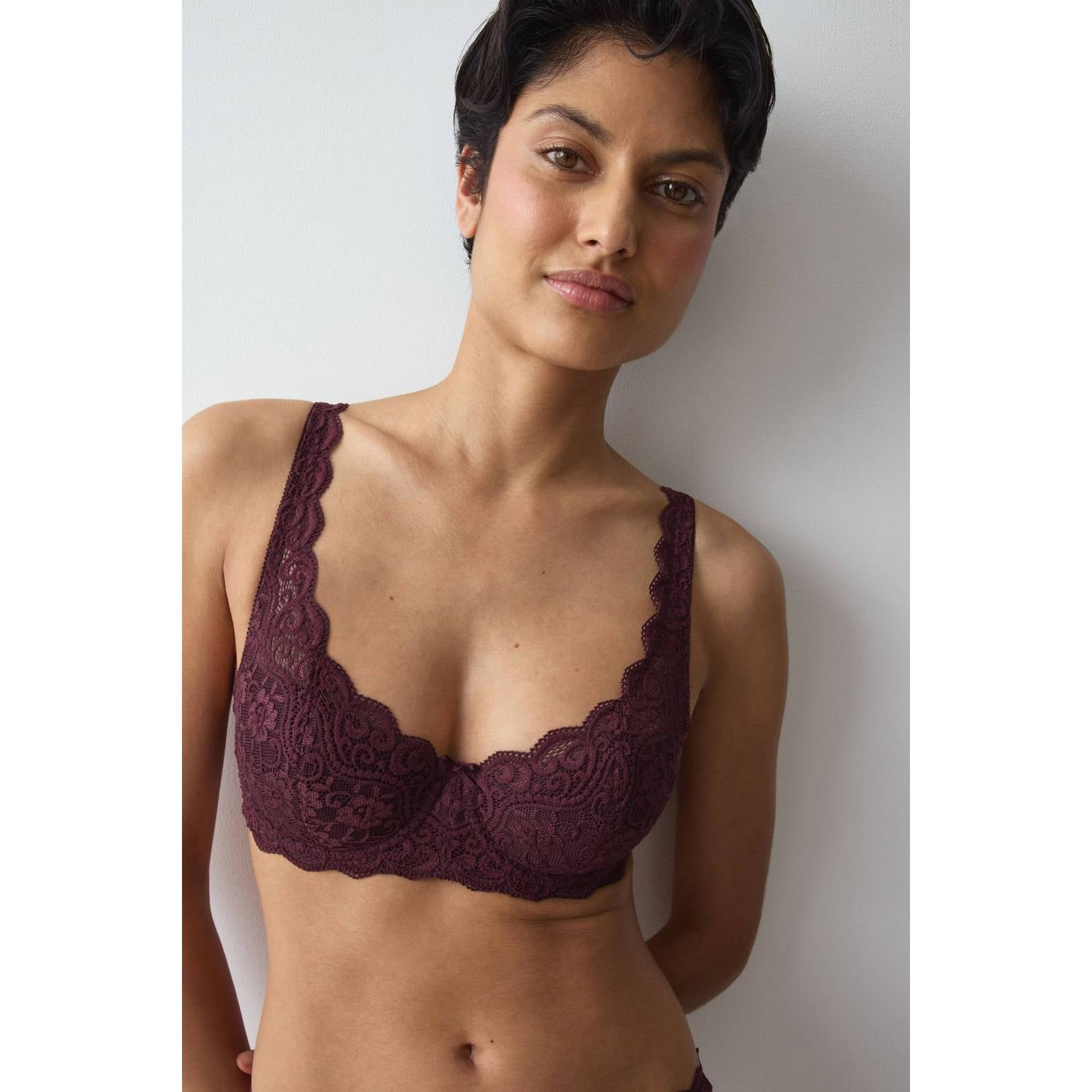Triumph Amourette voorgevormde kanten beugel-bh aubergine