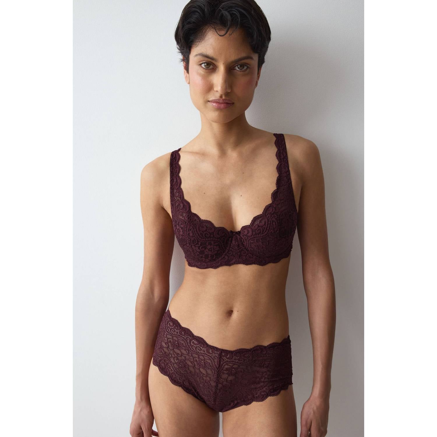 Triumph Amourette voorgevormde kanten beugel-bh aubergine