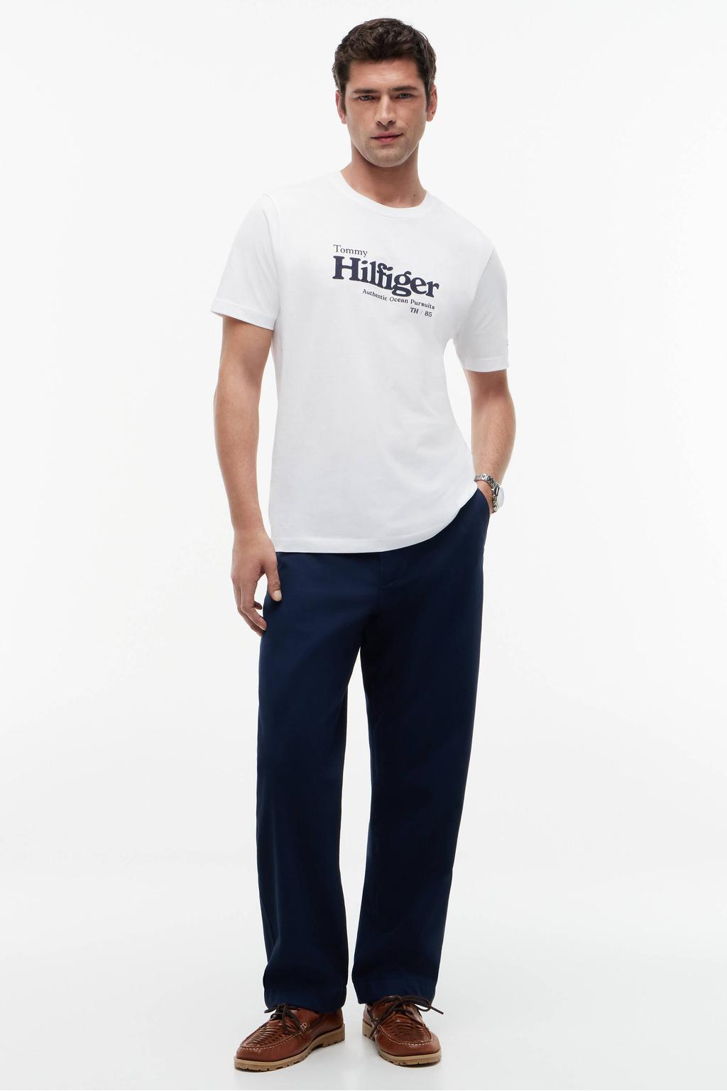 Witte heren Tommy Hilfiger regular T-shirt van katoen met printopdruk, korte mouwen en ronde hals