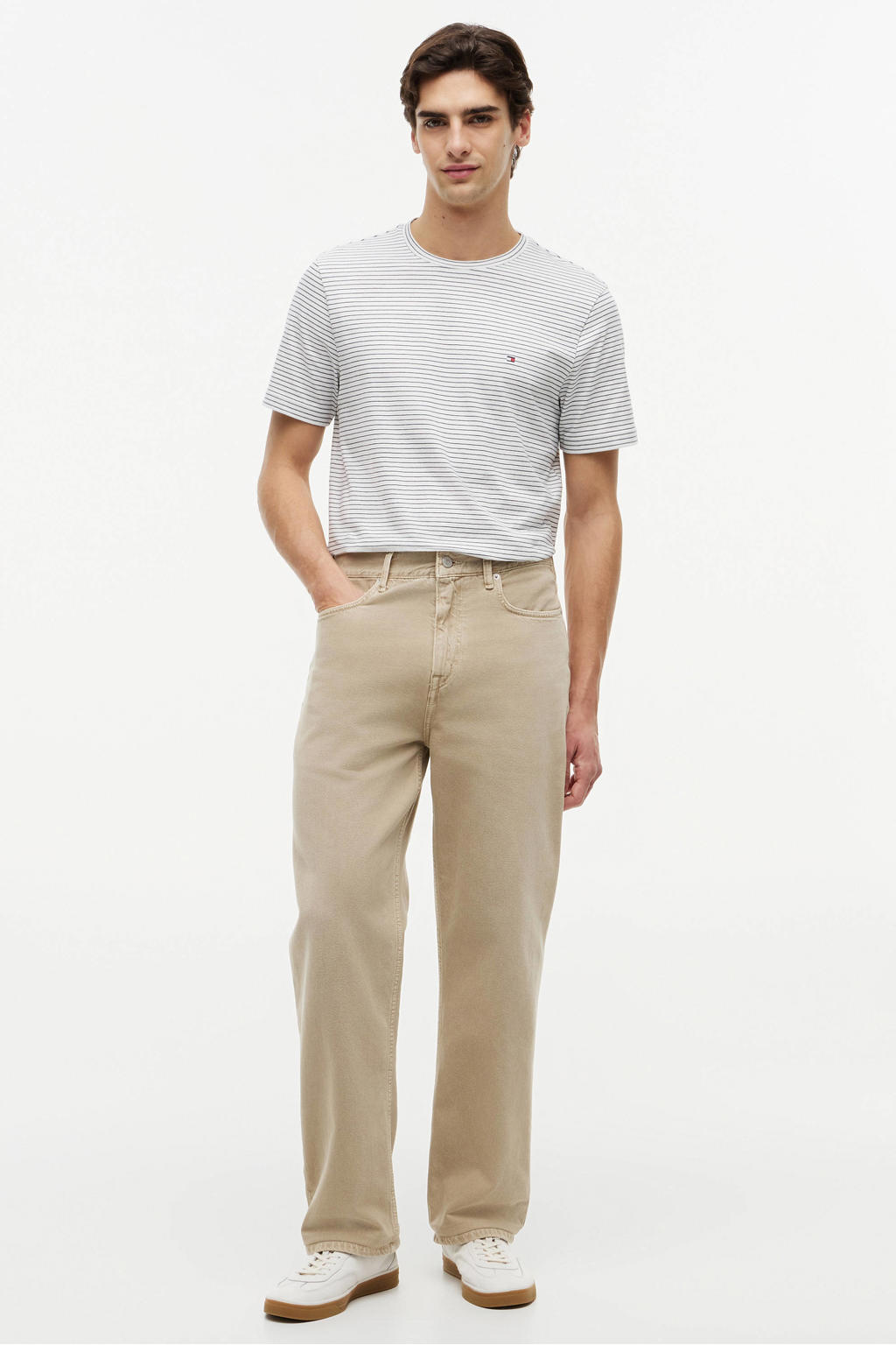Ecru heren Tommy Hilfiger regular gestreept T-shirt van katoen met korte mouwen en ronde hals