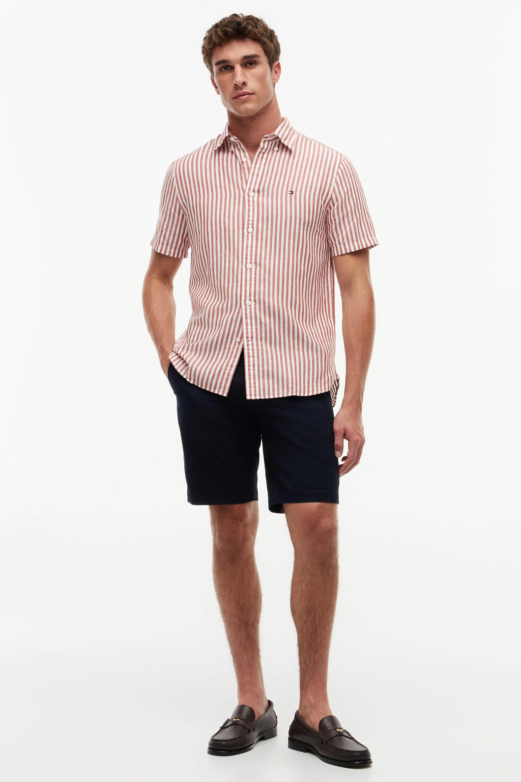 Donker oranje heren Tommy Hilfiger regular gestreept casual overhemd van linnen met korte mouwen, button down sluiting en knoopsluiting