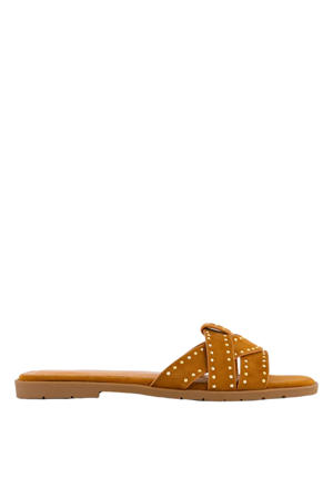slippers cognac