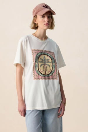 T-shirt wit