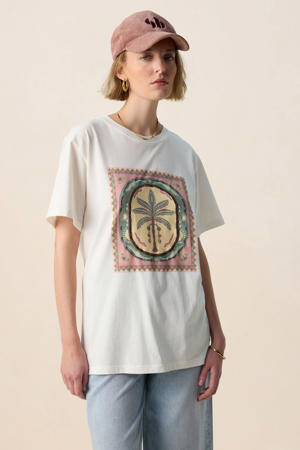 T-shirt wit