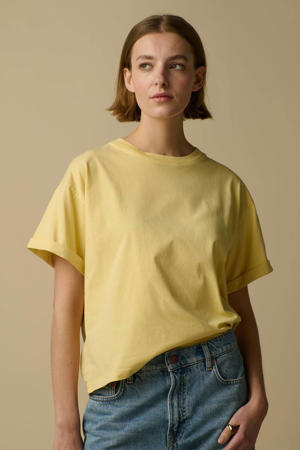 T-shirt geel