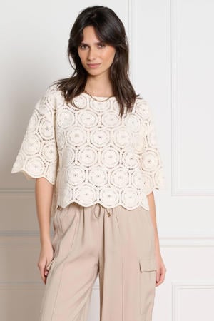 top ecru crochet