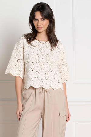 top ecru crochet