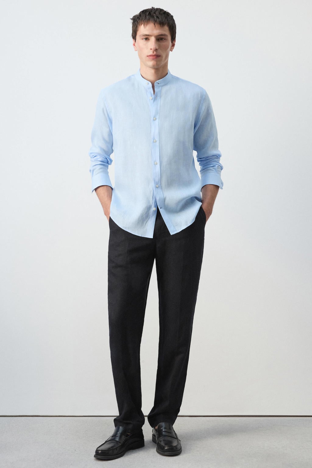 Lichtblauwe heren Mango Man regular casual overhemd van linnen met effen, lange mouwen, mao kraag en knoopsluiting