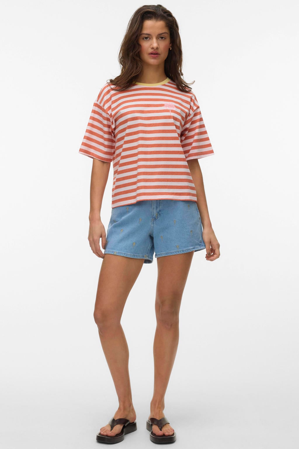Oranje, wit en gele dames VERO MODA gestreept T-shirt van katoen met korte mouwen, ronde hals en borduursels
