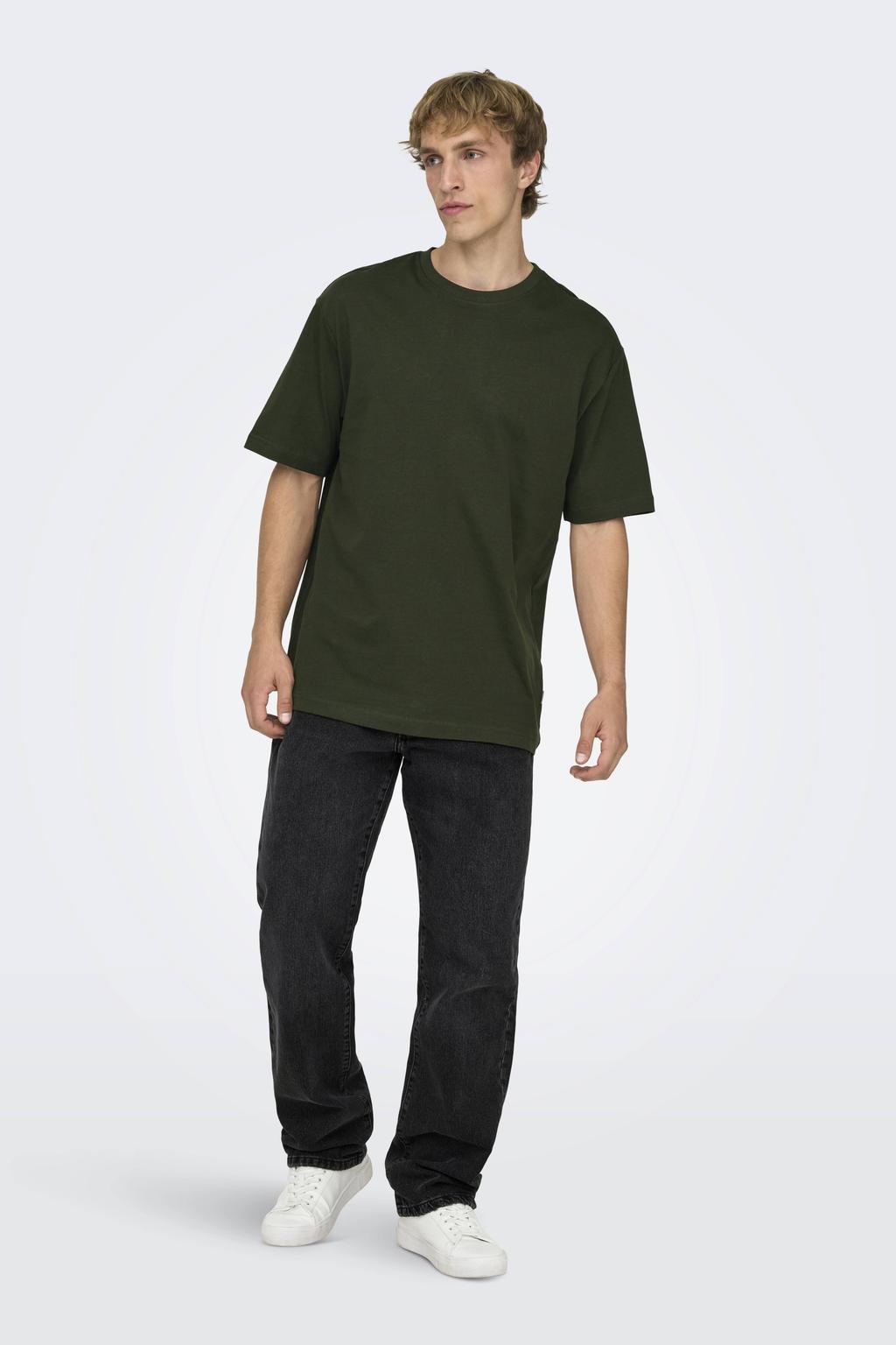 Donkergroene heren ONLY & SONS relaxed T-shirt van katoen met effen, korte mouwen en ronde hals
