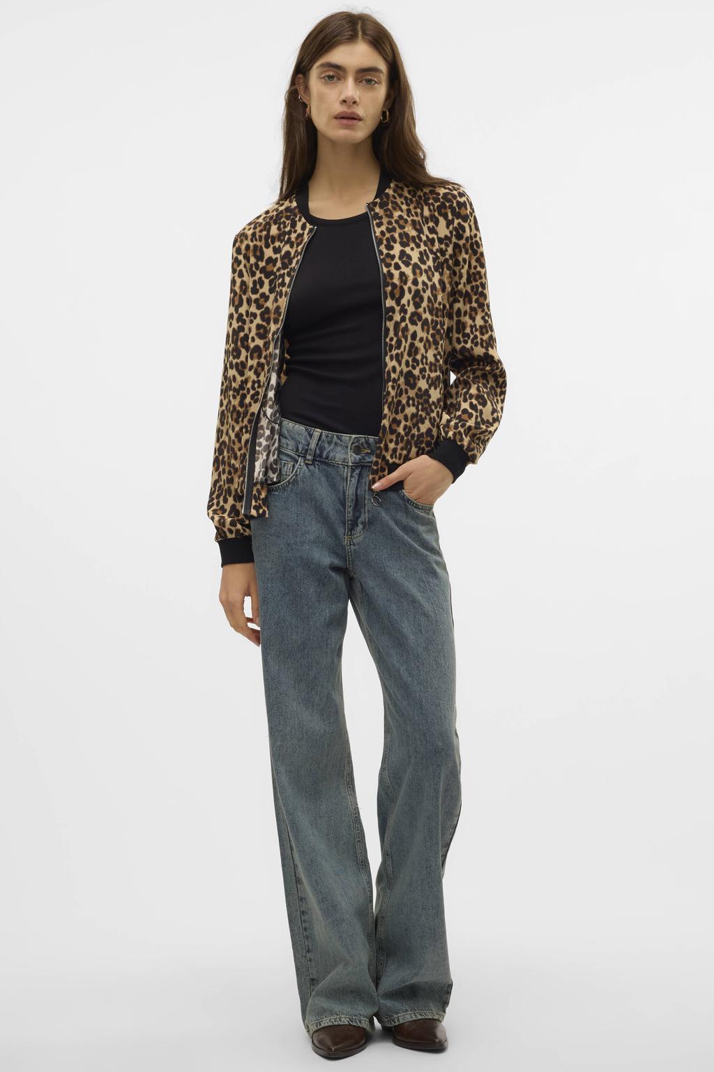 Bruin en zwarte dames VERO MODA bomberjack van polyester met panterprint, lange mouwen, ronde hals, ritssluiting en geweven detail