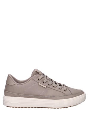 sneakers met platte zool