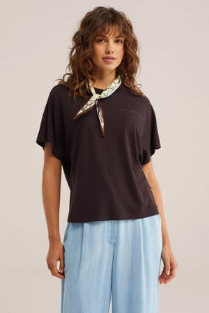 T-shirt bruin