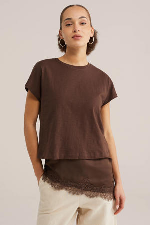 T-shirt bruin