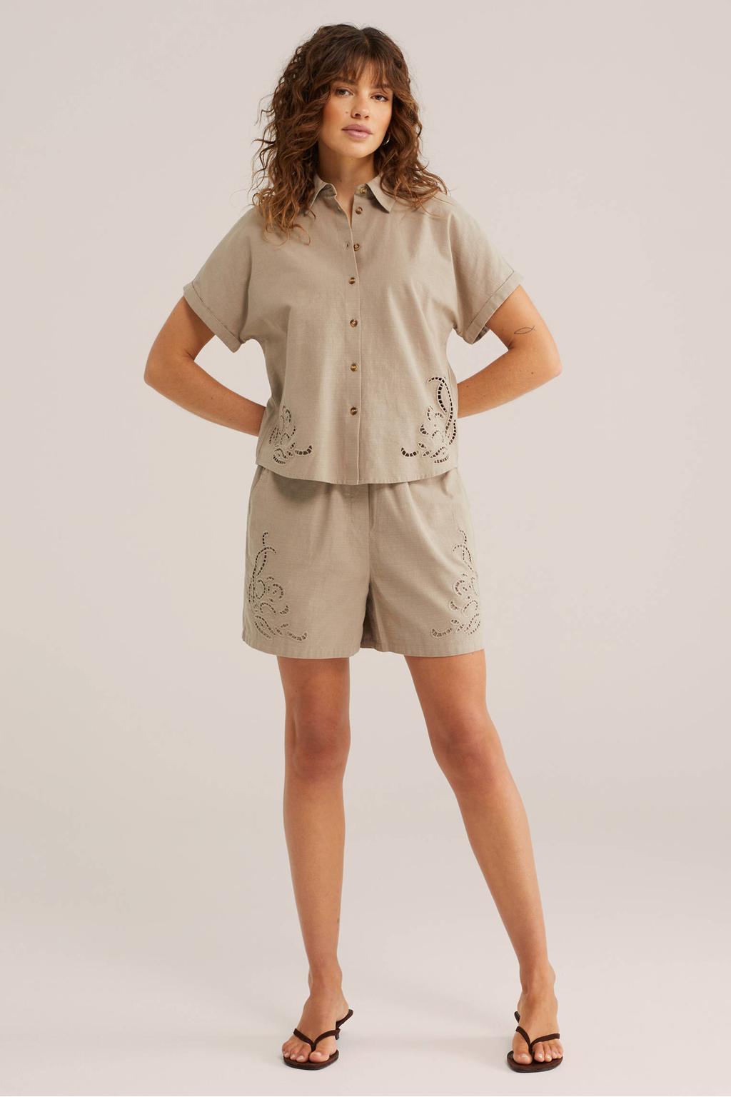 Beige dames WE Fashion blouse broderie van katoen met effen, korte mouwen, klassieke kraag en knoopsluiting