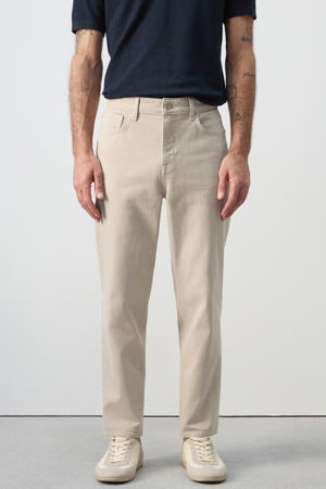 tapered jeans beige