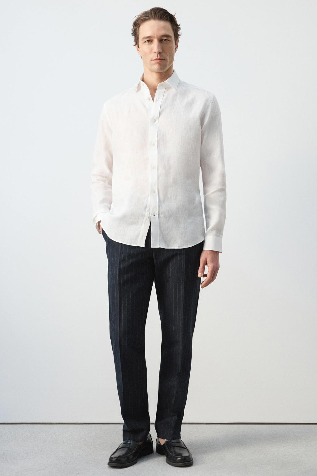 Witte heren Mango Man regular casual overhemd van linnen met effen, lange mouwen, klassieke kraag en knoopsluiting
