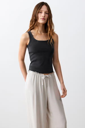 mouwloze top antraciet rib gebreid