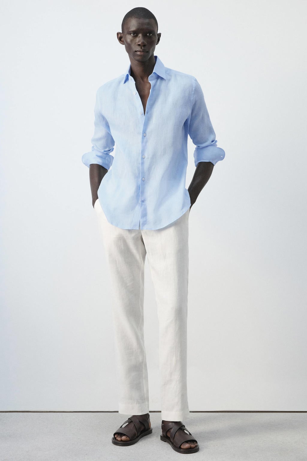 Lichtblauwe heren Mango Man slim casual overhemd met effen, lange mouwen en klassieke kraag